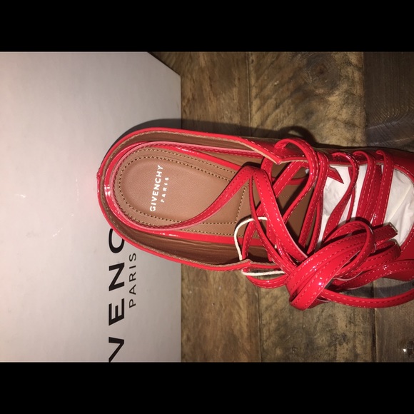 New Givenchy Patent Leather Lace-up Mules - Picture 8 of 8